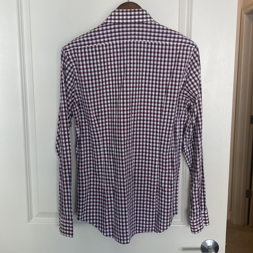 Express Fitted Button-Up - Picture 4 of 4